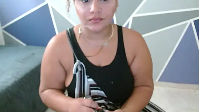 Yera carey online show from November 23, 2025, 12:04 pm