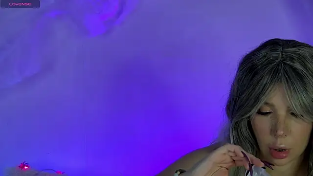 Snapshot of AlysonHuxley_ chatting on October 25, 2025, 5:57 pm AlysonHuxley  online show from October 25, 2025, 5:57 pm