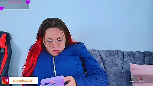 carolinhe  online show from October 15, 2025, 8:06 pm