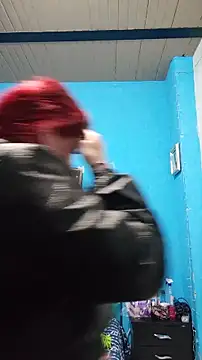 carolinhe  online show from December 4, 2025, 9:14 pm