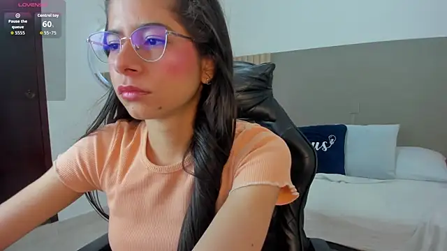 carlina 15 online show from February 27, 2026, 12:27 pm