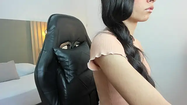 carlina 15 online show from November 4, 2025, 12:20 pm