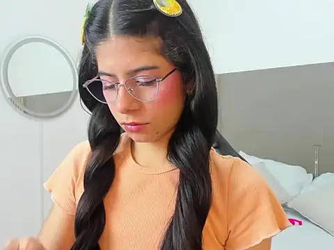 carlina 15 online show from April 8, 2026, 12:28 pm