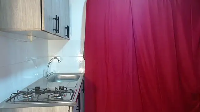 couple vzl online show from September 18, 2025, 3:42 am