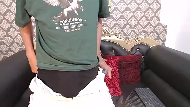 Sebas cat online show from September 20, 2025, 4:28 am