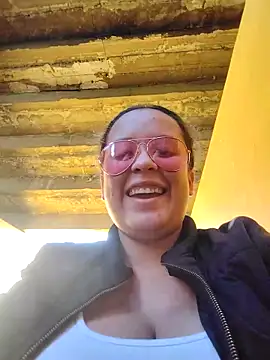 Snapshot of You-sexy-starr chatting on September 23, 2025, 9:00 pm You-sexy-starr online show from September 23, 2025, 9:00 pm