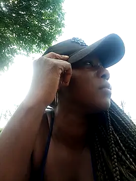 MONIQUE-LAMOUR online show from March 1, 2026, 7:36 pm