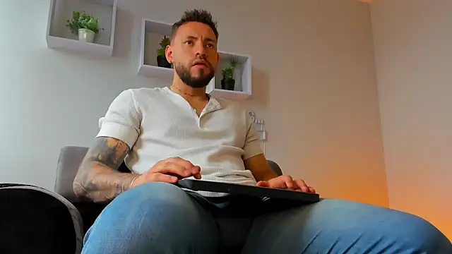 DIMITRI MASTEER online show from October 6, 2025, 8:20 pm