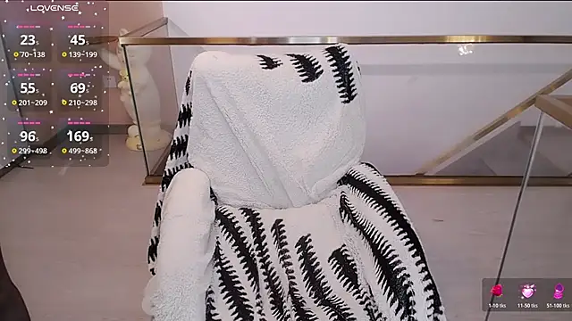 kiko-vv online show from November 15, 2025, 1:48 pm