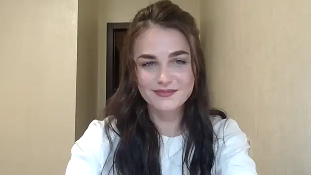 Silviaa a online show from March 22, 2026, 9:05 pm