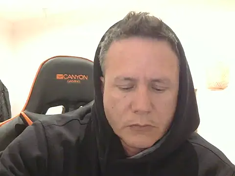 Snapshot of TroyDieselXXX chatting on July 10, 2026, 6:19 pm TroyDieselXXX online show from July 10, 2026, 6:19 pm