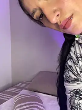 Scaarlettfox online show from February 9, 2026, 7:23 pm