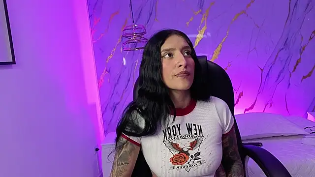 Scaarlettfox online show from November 30, 2025, 7:47 pm