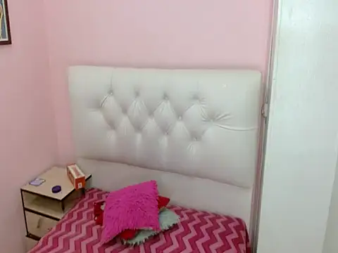 x isabella x online show from February 13, 2026, 8:09 pm