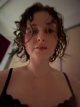 KellyKeler online show from April 16, 2026, 10:56 pm