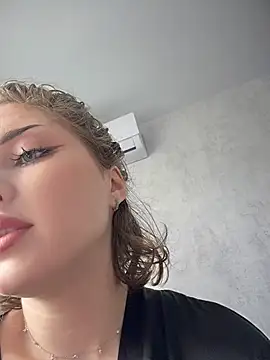 KellyKeler online show from May 29, 2026, 11:49 am