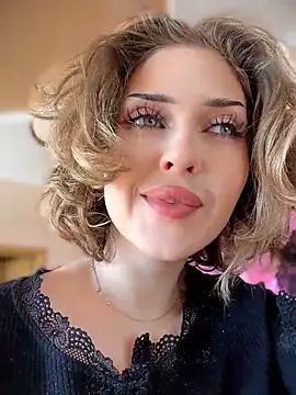 KellyKeler online show from April 15, 2026, 10:43 am