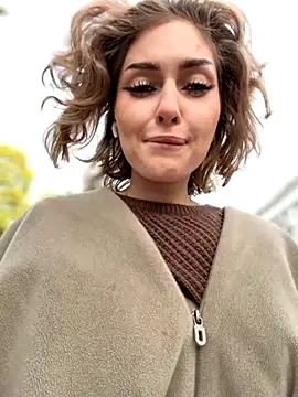 KellyKeler online show from October 16, 2025, 1:30 pm