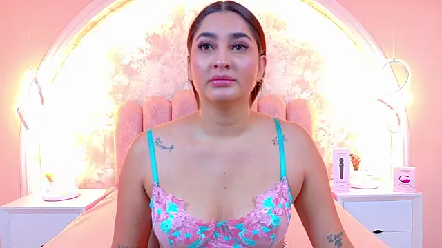 JasmineRhodes online show from November 13, 2025, 12:31 pm