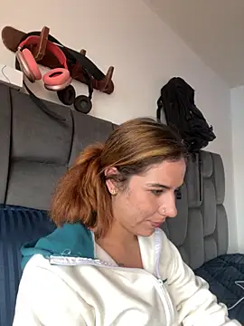 AllieYourGirl online show from December 5, 2025, 6:50 pm