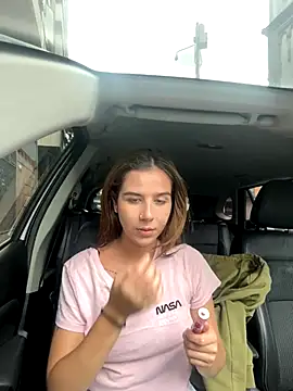 AllieYourGirl online show from November 1, 2025, 6:46 pm