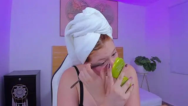 kitty sweeety  online show from March 14, 2026, 12:33 pm