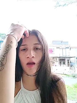 Arii collins1 online show from November 19, 2025, 9:48 pm