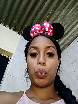 Snapshot of Fernanda30 chatting on April 28, 2026, 2:10 pm Fernanda30 online show from April 28, 2026, 2:10 pm