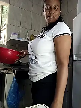 Fernanda30 online show from February 11, 2026, 5:02 pm