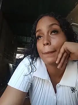 Fernanda30 online show from July 29, 2026, 8:41 pm