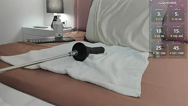 Snapshot of franceska_milf chatting on September 10, 2025, 2:32 am franceska milf online show from September 10, 2025, 2:32 am