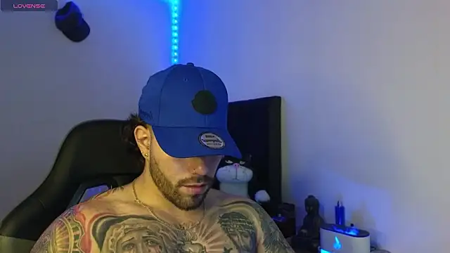 Snapshot of Ades_Lowe chatting on February 26, 2026, 5:18 am Ades Lowe online show from February 26, 2026, 5:18 am