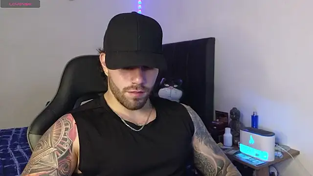 Snapshot of Ades_Lowe chatting on February 28, 2026, 5:51 am Ades Lowe online show from February 28, 2026, 5:51 am