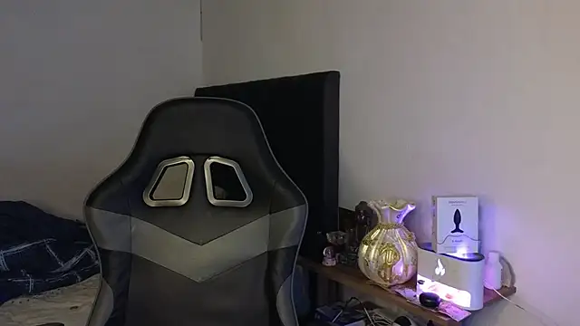 Ades Lowe online show from March 28, 2026, 8:48 am