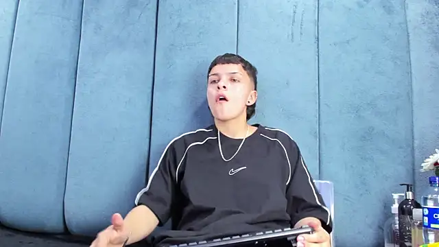 Megan Thompson  online show from February 18, 2026, 2:20 am