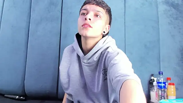 Megan Thompson  online show from March 21, 2026, 2:13 am