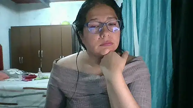 scarlett widow  online show from September 29, 2025, 3:13 am