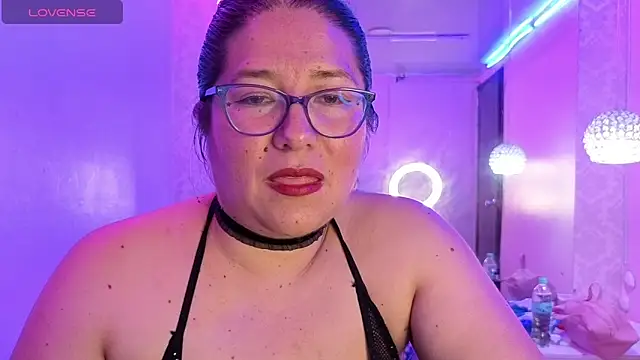 scarlett widow  online show from May 27, 2026, 3:36 am