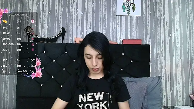 Alicee Moonn online show from November 17, 2025, 7:07 pm