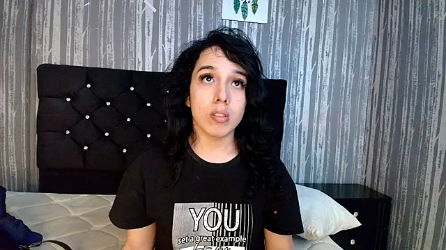 Alicee Moonn online show from December 17, 2025, 9:31 pm