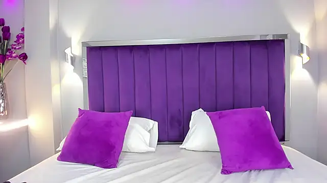 QetziaStoun online show from September 30, 2025, 5:19 pm