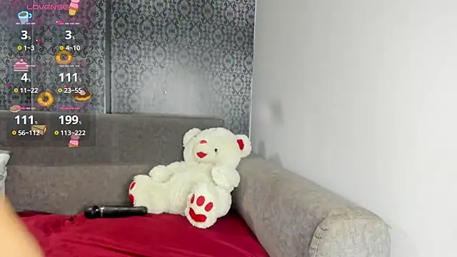 Snapshot of Zoe_White_ chatting on October 25, 2025, 12:39 pm Zoe White online show from October 25, 2025, 12:39 pm