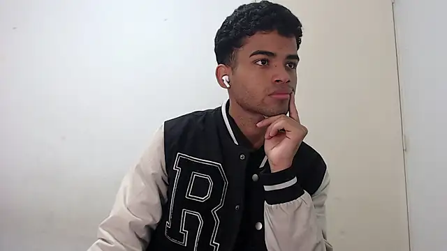 camillo beischel  online show from January 12, 2026, 6:36 pm