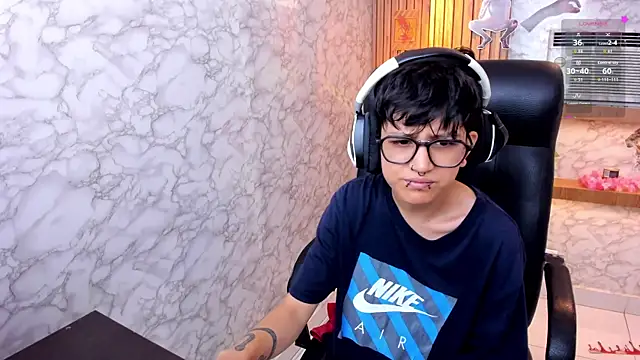 CharlieTaylor   online show from October 20, 2025, 1:00 pm