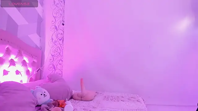 Snapshot of BiancaShermann chatting on October 3, 2025, 5:47 pm BiancaShermann online show from October 3, 2025, 5:47 pm