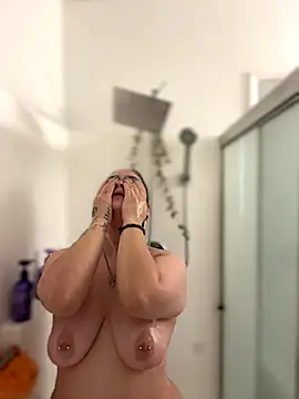 Alix Valentine online show from October 15, 2025, 4:04 pm