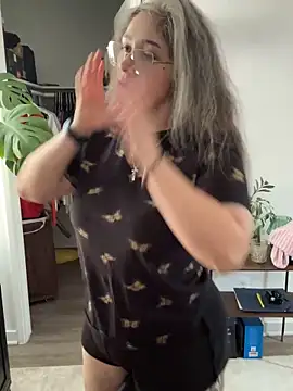 Alix Valentine online show from October 14, 2025, 4:18 pm