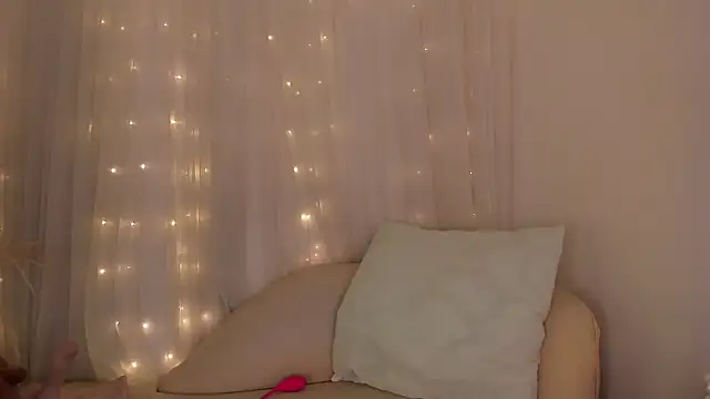 Violett030 online show from November 24, 2025, 4:01 am