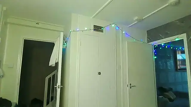 MilkyMarie1 online show from December 5, 2025, 9:52 am