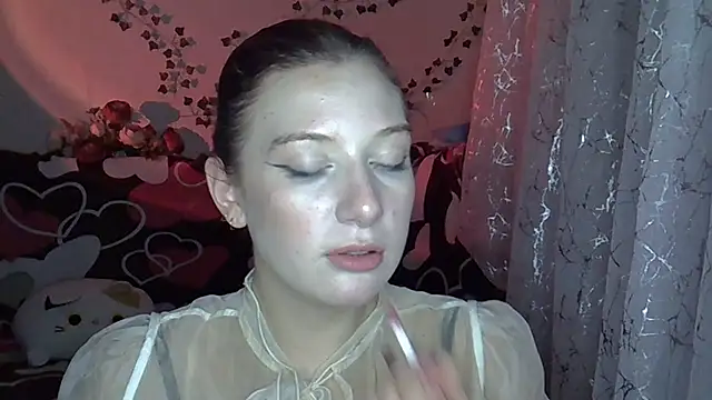 Lily Ember online show from November 9, 2025, 5:28 pm